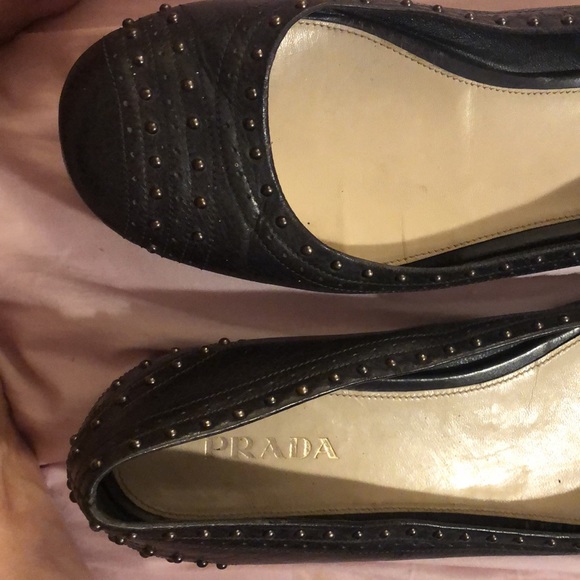 Prada—-Flash sale! Need to sell everything so make me an offer!!!! - Picture 4 of 4